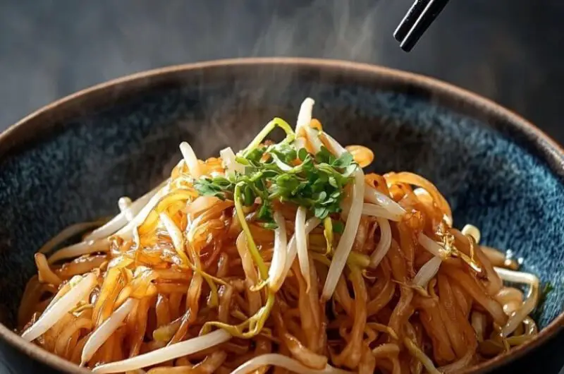 Basic Stir-Fried Noodles with Beansprouts