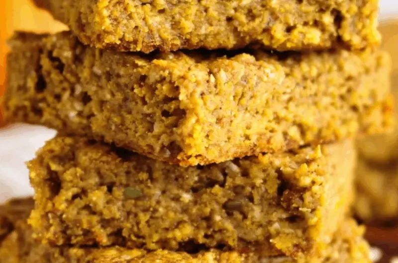 Maple Pumpkin Oatmeal Breakfast Bars
