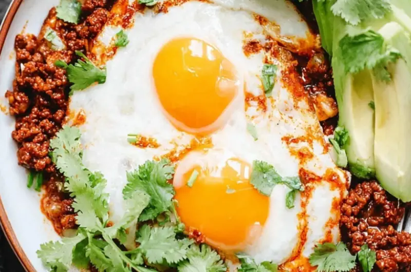Huevos con Chorizo (Eggs with Mexican Sausage)