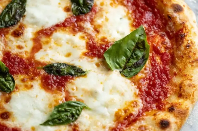 Neapolitan Style Pizza Margherita