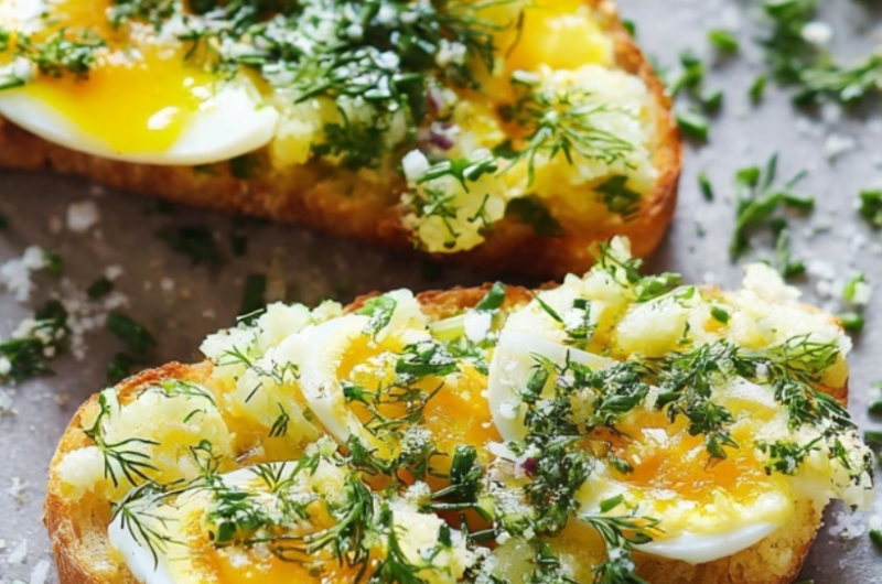 Smashed Eggs on Toast